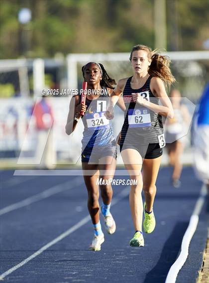 Thumbnail 3 in Bob Hayes Invitational (4x1600) photogallery.