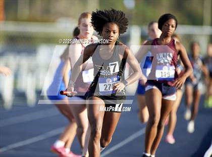 Thumbnail 3 in Bob Hayes Invitational (4x1600) photogallery.