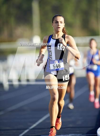 Thumbnail 2 in Bob Hayes Invitational (4x1600) photogallery.