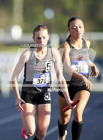 Thumbnail 1 in Bob Hayes Invitational (4x1600) photogallery.