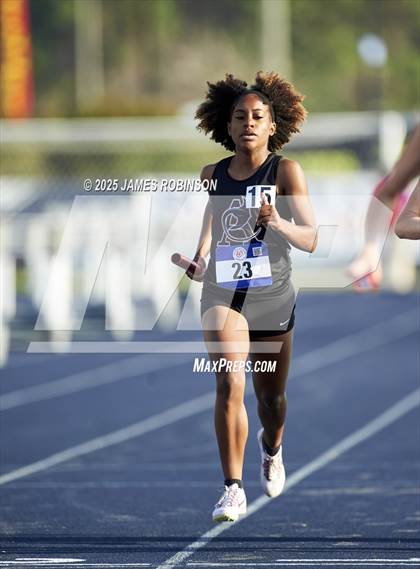 Thumbnail 2 in Bob Hayes Invitational (4x1600) photogallery.
