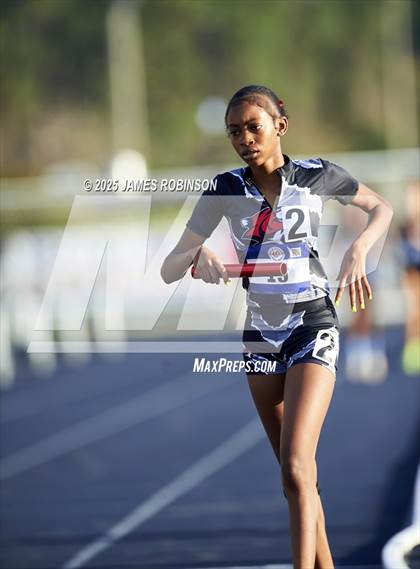 Thumbnail 3 in Bob Hayes Invitational (4x1600) photogallery.
