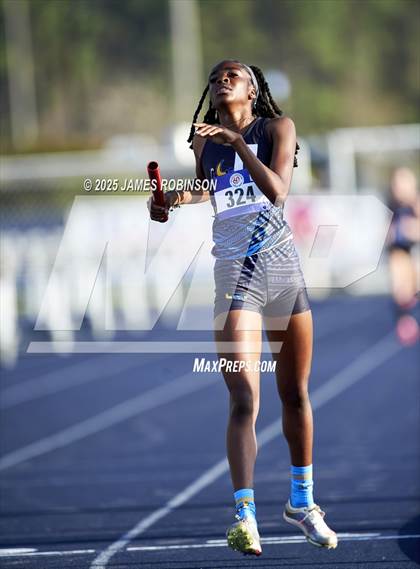 Thumbnail 1 in Bob Hayes Invitational (4x1600) photogallery.