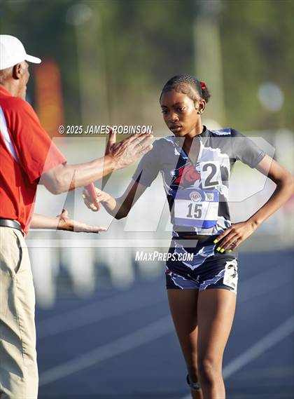 Thumbnail 2 in Bob Hayes Invitational (4x1600) photogallery.