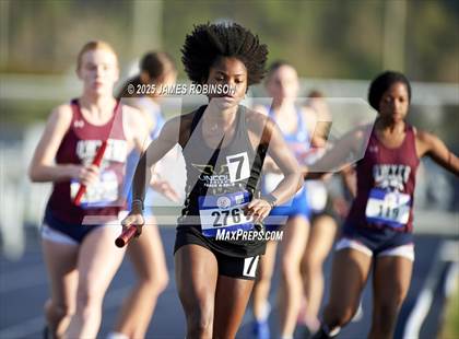 Thumbnail 3 in Bob Hayes Invitational (4x1600) photogallery.