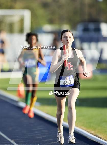 Thumbnail 2 in Bob Hayes Invitational (4x1600) photogallery.