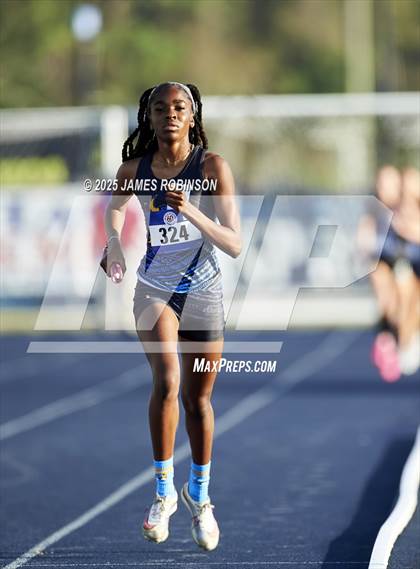Thumbnail 3 in Bob Hayes Invitational (4x1600) photogallery.