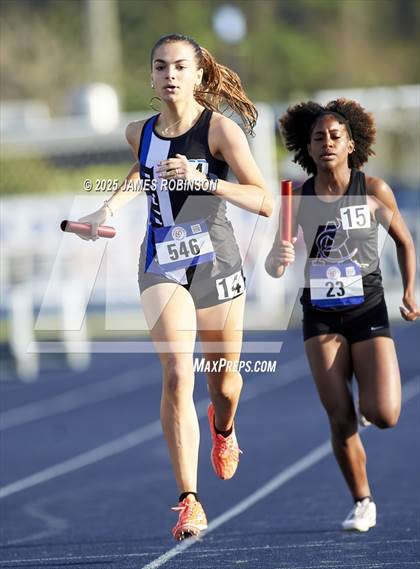 Thumbnail 3 in Bob Hayes Invitational (4x1600) photogallery.