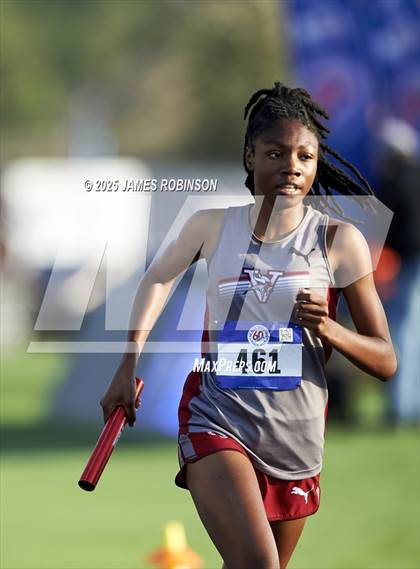 Thumbnail 3 in Bob Hayes Invitational (4x1600) photogallery.