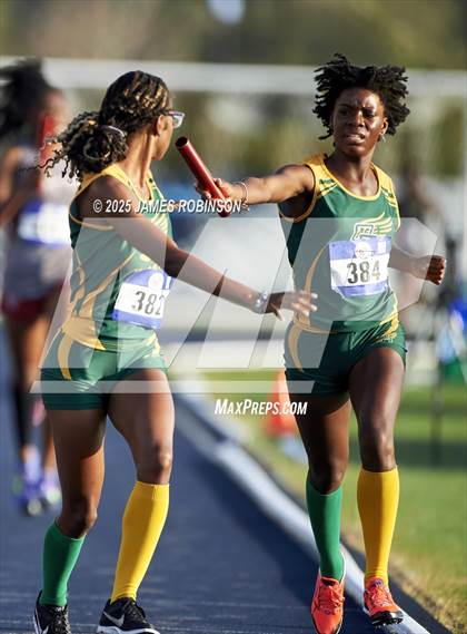 Thumbnail 2 in Bob Hayes Invitational (4x1600) photogallery.