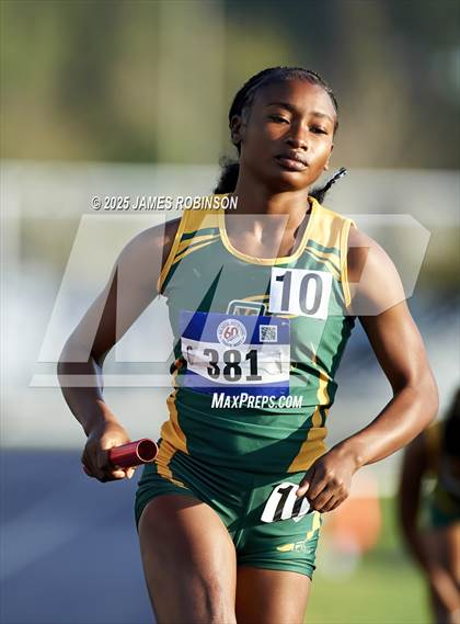 Thumbnail 2 in Bob Hayes Invitational (4x1600) photogallery.