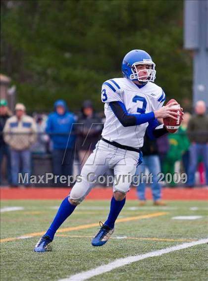 Thumbnail 2 in Clinton vs Narragansett (MIAA Division III Central Final) photogallery.