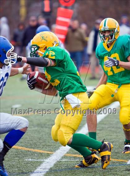 Thumbnail 2 in Clinton vs Narragansett (MIAA Division III Central Final) photogallery.