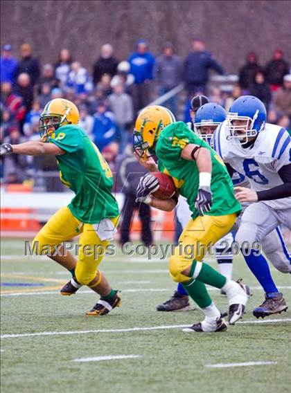 Thumbnail 3 in Clinton vs Narragansett (MIAA Division III Central Final) photogallery.