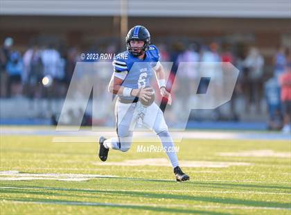 Thumbnail 1 in Mustang @ Deer Creek photogallery.