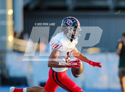 Thumbnail 1 in Mustang @ Deer Creek photogallery.