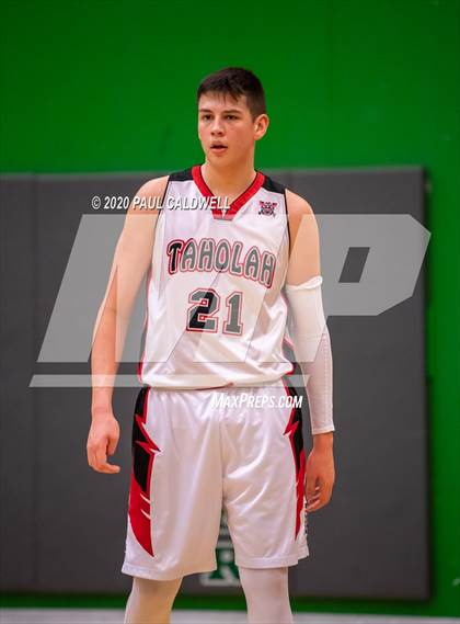 Thumbnail 1 in Mount Vernon Christian vs. Taholah (WIAA 1B Regional Playoff) photogallery.