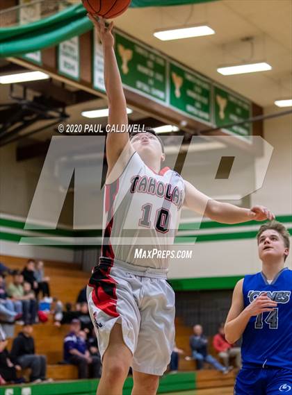 Thumbnail 2 in Mount Vernon Christian vs. Taholah (WIAA 1B Regional Playoff) photogallery.