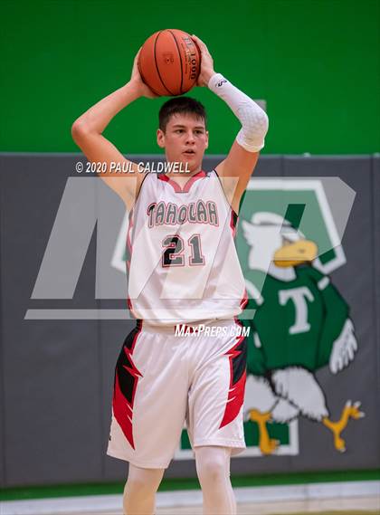 Thumbnail 2 in Mount Vernon Christian vs. Taholah (WIAA 1B Regional Playoff) photogallery.