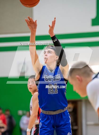 Thumbnail 2 in Mount Vernon Christian vs. Taholah (WIAA 1B Regional Playoff) photogallery.