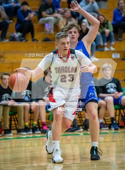 Thumbnail 2 in Mount Vernon Christian vs. Taholah (WIAA 1B Regional Playoff) photogallery.