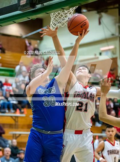 Thumbnail 2 in Mount Vernon Christian vs. Taholah (WIAA 1B Regional Playoff) photogallery.
