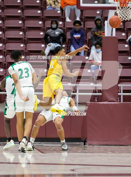 Thumbnail 2 in Tatum vs. Madison (UIL 3A Regional Finals) photogallery.