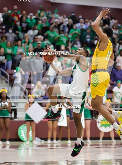 Thumbnail 2 in Tatum vs. Madison (UIL 3A Regional Finals) photogallery.