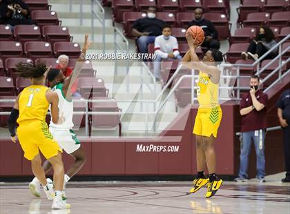 Thumbnail 1 in Tatum vs. Madison (UIL 3A Regional Finals) photogallery.