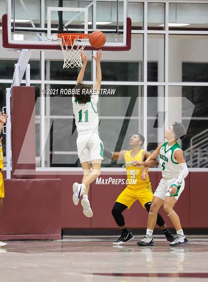 Thumbnail 2 in Tatum vs. Madison (UIL 3A Regional Finals) photogallery.