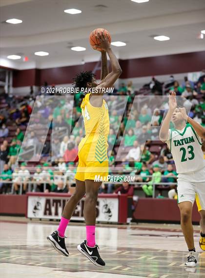 Thumbnail 1 in Tatum vs. Madison (UIL 3A Regional Finals) photogallery.