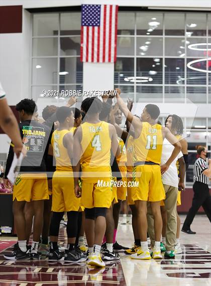 Thumbnail 1 in Tatum vs. Madison (UIL 3A Regional Finals) photogallery.