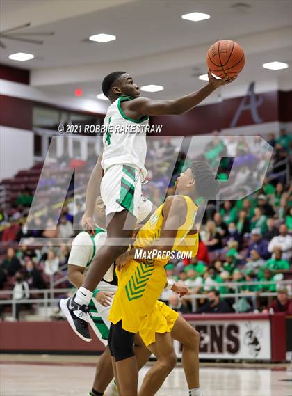 Thumbnail 1 in Tatum vs. Madison (UIL 3A Regional Finals) photogallery.