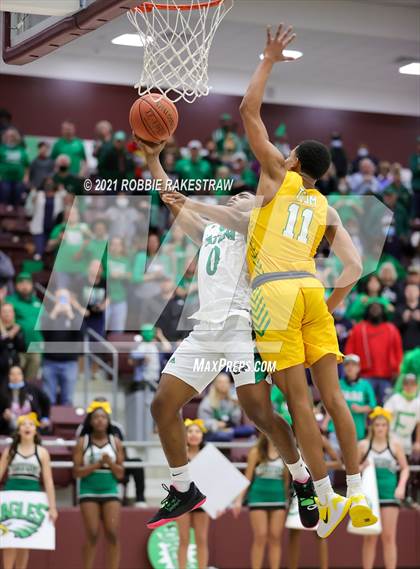 Thumbnail 1 in Tatum vs. Madison (UIL 3A Regional Finals) photogallery.