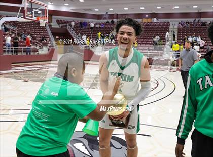 Thumbnail 1 in Tatum vs. Madison (UIL 3A Regional Finals) photogallery.