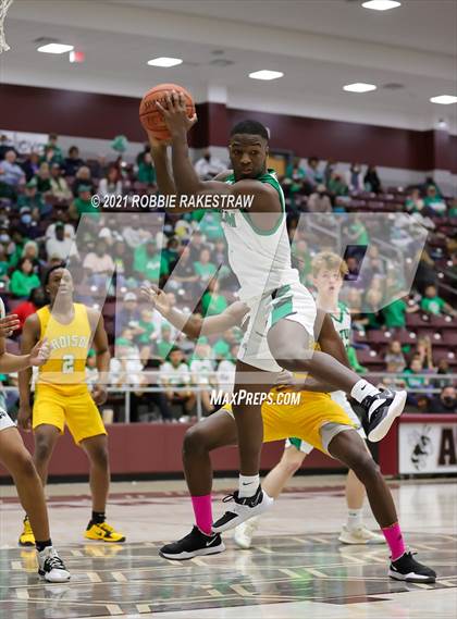 Thumbnail 1 in Tatum vs. Madison (UIL 3A Regional Finals) photogallery.