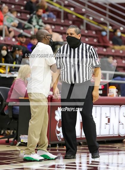 Thumbnail 1 in Tatum vs. Madison (UIL 3A Regional Finals) photogallery.
