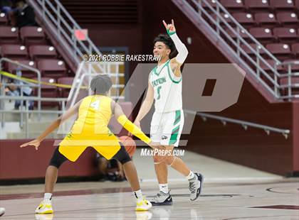 Thumbnail 1 in Tatum vs. Madison (UIL 3A Regional Finals) photogallery.