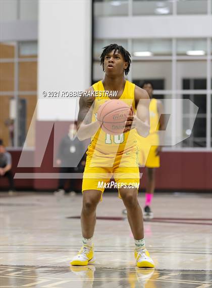 Thumbnail 1 in Tatum vs. Madison (UIL 3A Regional Finals) photogallery.