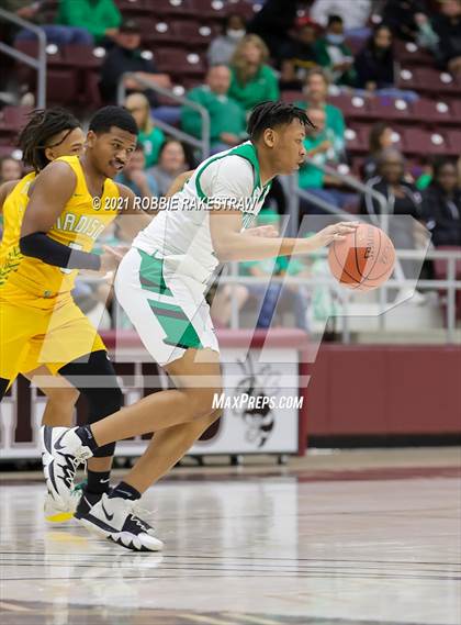 Thumbnail 2 in Tatum vs. Madison (UIL 3A Regional Finals) photogallery.