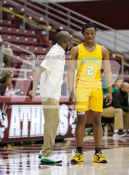 Thumbnail 1 in Tatum vs. Madison (UIL 3A Regional Finals) photogallery.