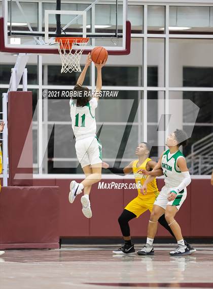 Thumbnail 1 in Tatum vs. Madison (UIL 3A Regional Finals) photogallery.