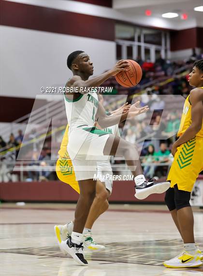 Thumbnail 3 in Tatum vs. Madison (UIL 3A Regional Finals) photogallery.