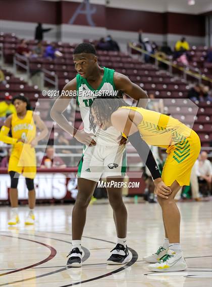 Thumbnail 2 in Tatum vs. Madison (UIL 3A Regional Finals) photogallery.