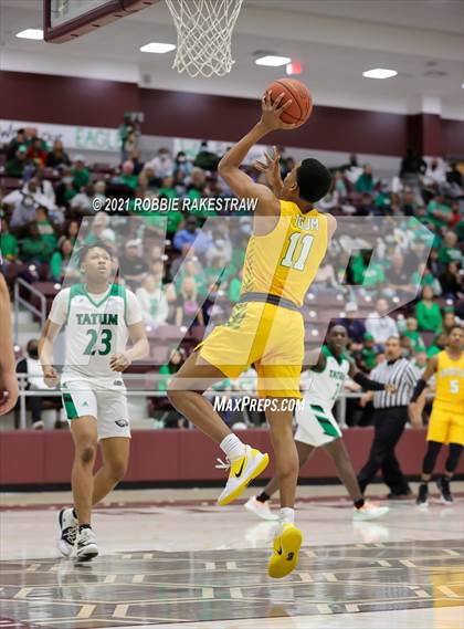 Thumbnail 2 in Tatum vs. Madison (UIL 3A Regional Finals) photogallery.