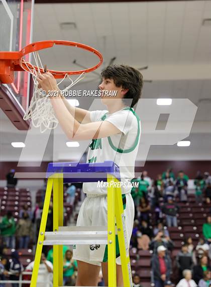 Thumbnail 3 in Tatum vs. Madison (UIL 3A Regional Finals) photogallery.