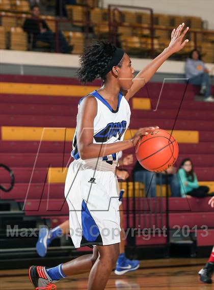 Thumbnail 3 in Martin [James] vs. Palo Duro (Fantasy of Lights Tournament) photogallery.