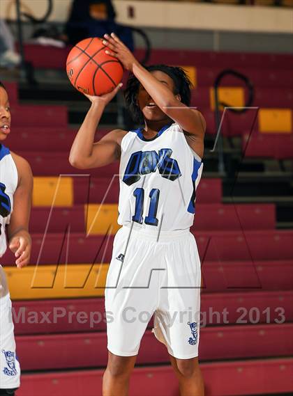 Thumbnail 3 in Martin [James] vs. Palo Duro (Fantasy of Lights Tournament) photogallery.