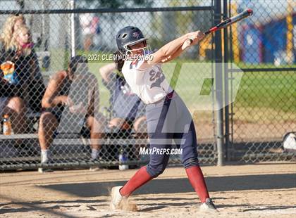 Thumbnail 3 in Lakewood @ Dakota Ridge photogallery.