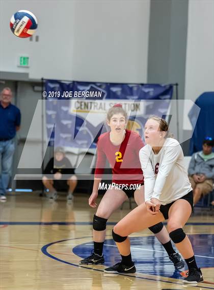 Thumbnail 2 in Mammoth vs. Kerman (CIF CS D5 Final) photogallery.